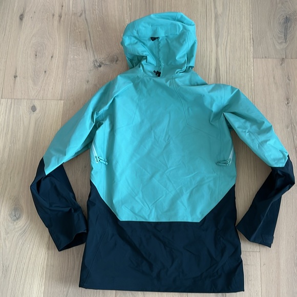 Arc’Teryx Rush snowboarding/ski jacket - Picture 2 of 10